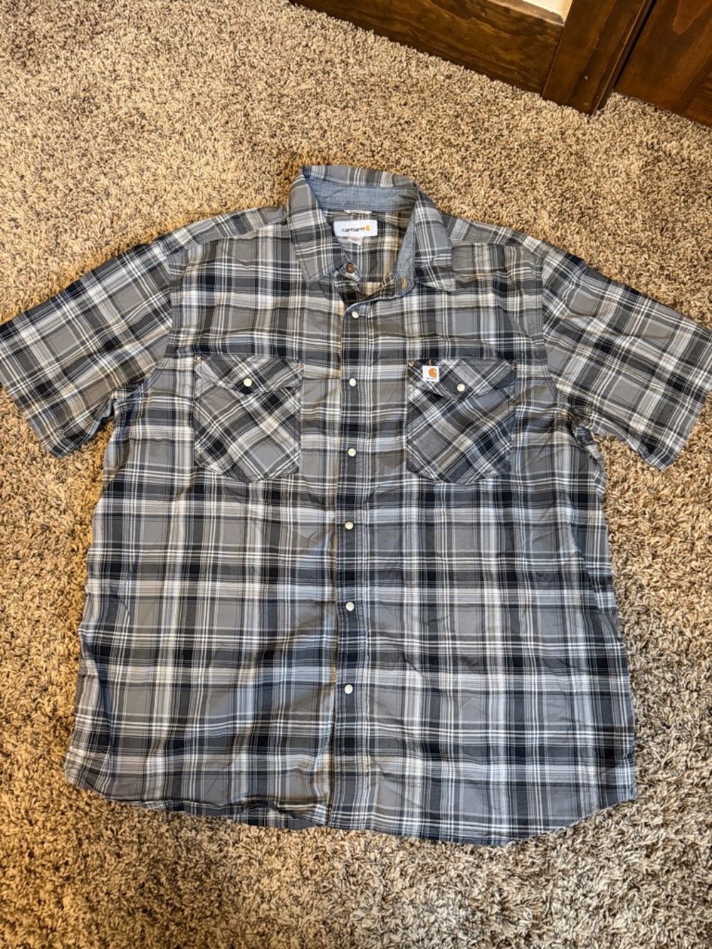 Carhartt Men’s Short-Sleeve Plaid Button-Front Shirt in Gray and Black